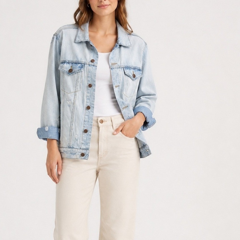 Aeropostale Denim Trucker Jacket Womens M Light Wash Distressed Denim Oversized